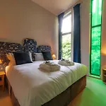 Crescent House *