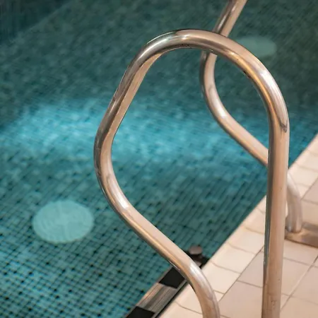 Crescent House * Bowness-on-Windermere